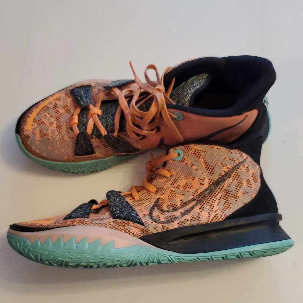 Nike Men's Athletic Shoes Orange Black Mint